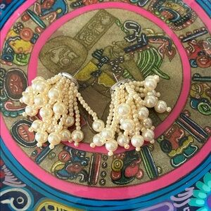 Vintage.  Elegant Cream Pearl Cluster Earrings